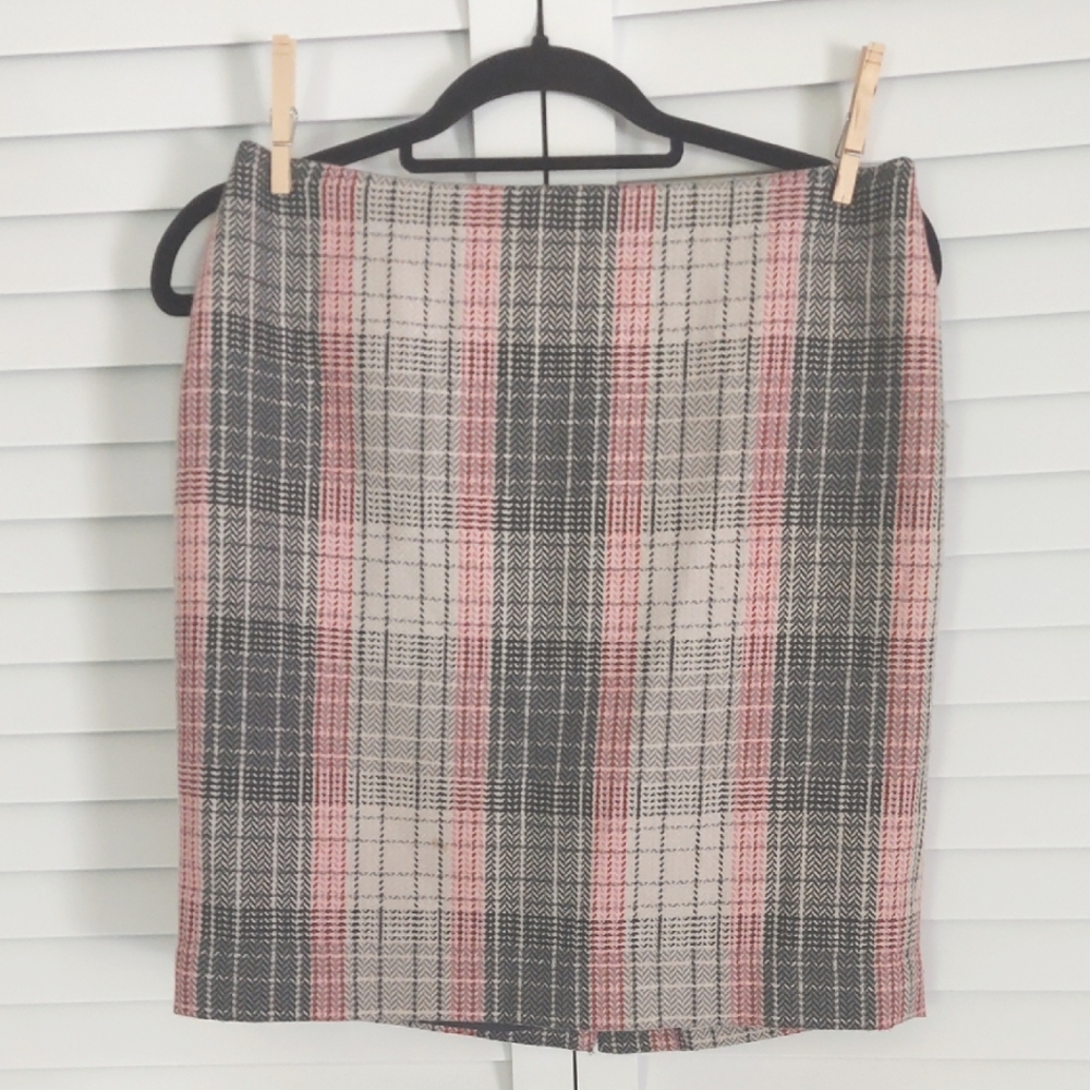Talbots Skirt,‎ Size 6 Petite Plaid Gray Pink, Soft Wool Blend, Lined, Back Zip